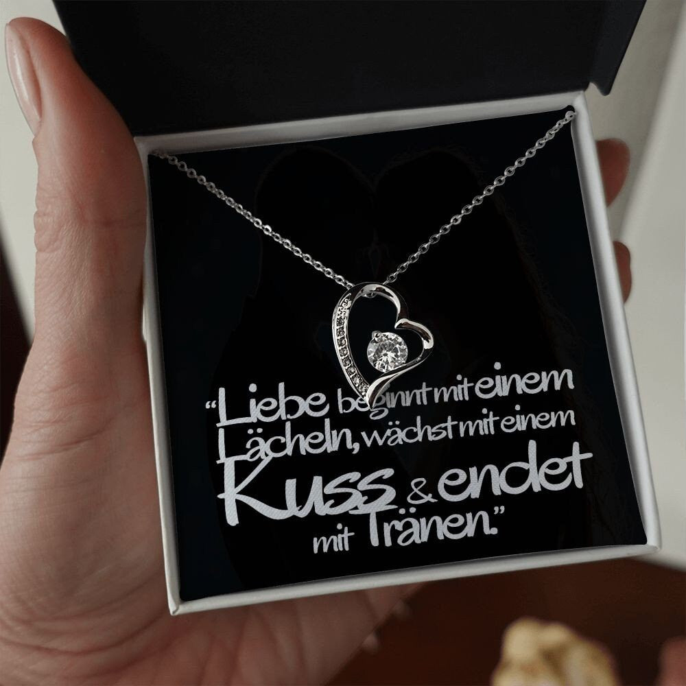 Ein Geschenk für meine Liebe in Form einer Halskette und einer Nachricht