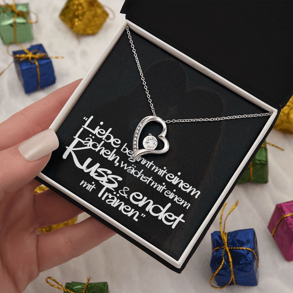 Ein Geschenk für meine Liebe in Form einer Halskette und einer Nachricht