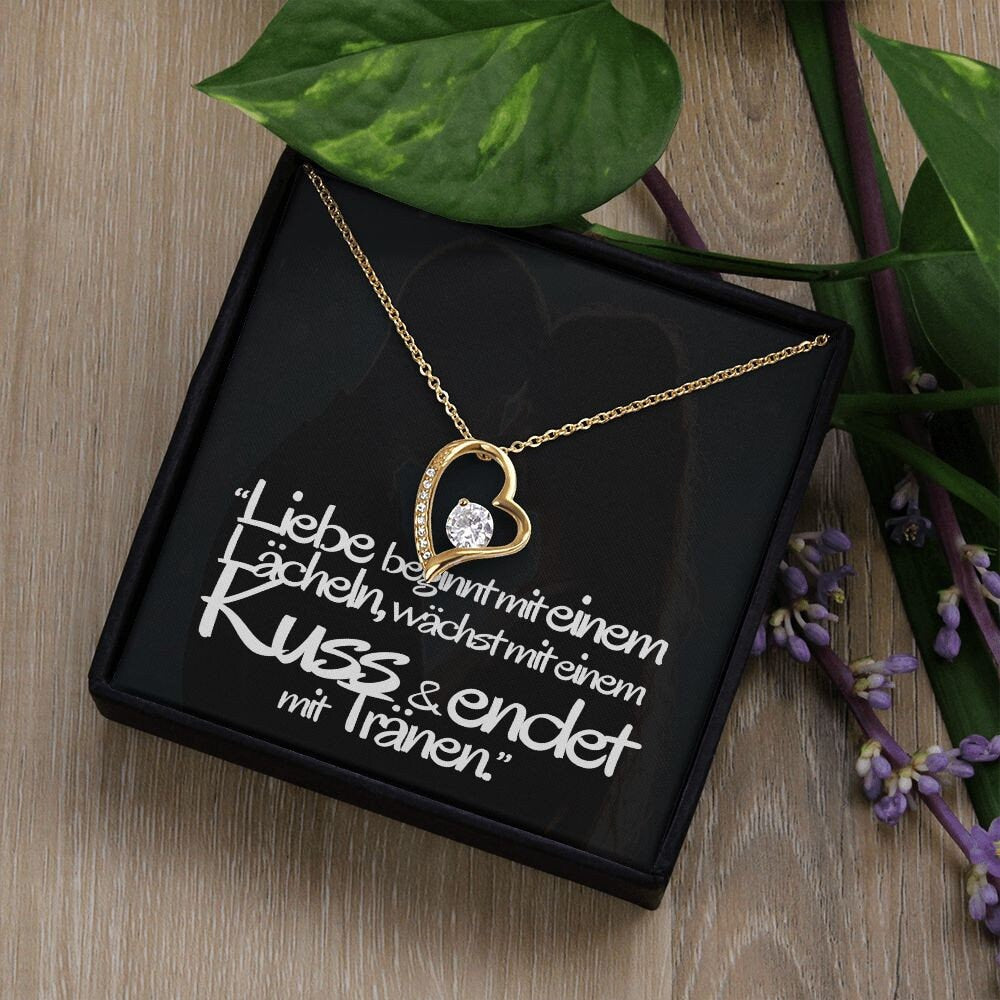 Ein Geschenk für meine Liebe in Form einer Halskette und einer Nachricht