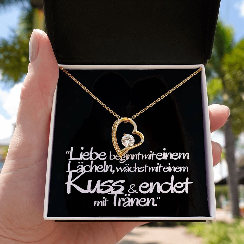Ein Geschenk für meine Liebe in Form einer Halskette und einer Nachricht
